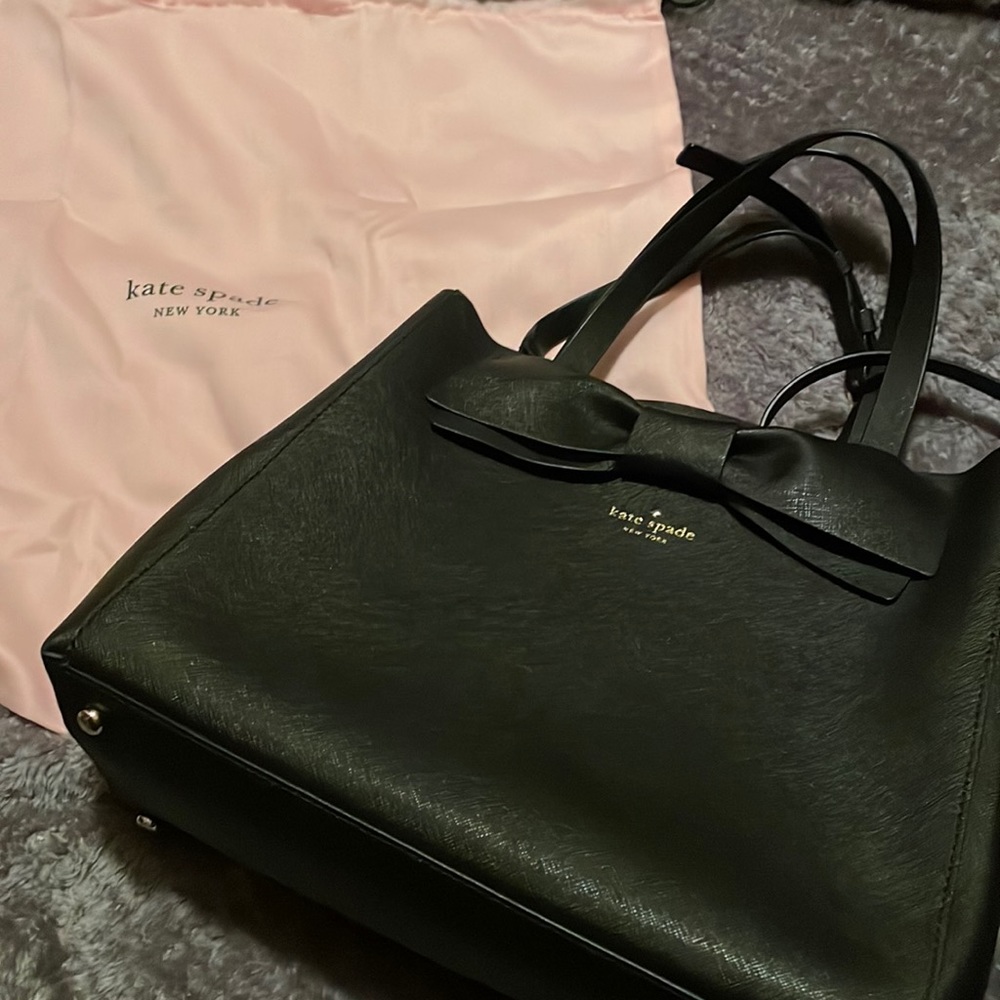 Kate Spade handbag black with dust bag. Hardly used.